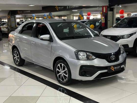TOYOTA ETIOS 1.5 X PLUS SEDAN 16V FLEX 4P AUTOMÁTICO